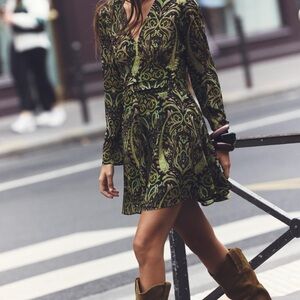 Elegant Green Patterned Dress